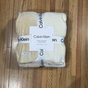 CALVIN KLEIN Queen Size Modern Reversible Beige Tan Ivory CK Logo Plush Blanket